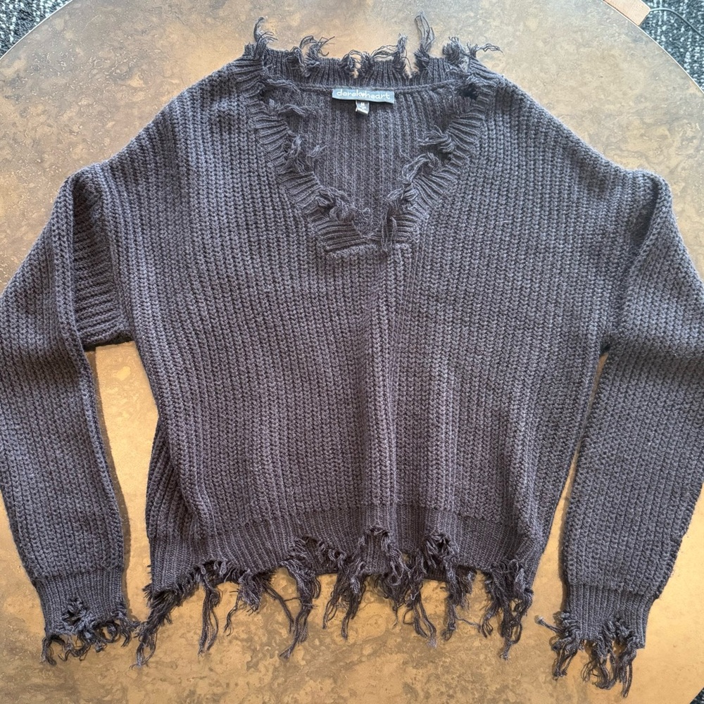 Black Frayed Hem V-Neck Sweater size medium